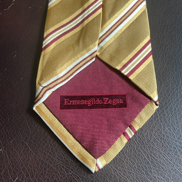 Ermenegildo Zegna Gold Stripe Tie - Picture 2 of 6